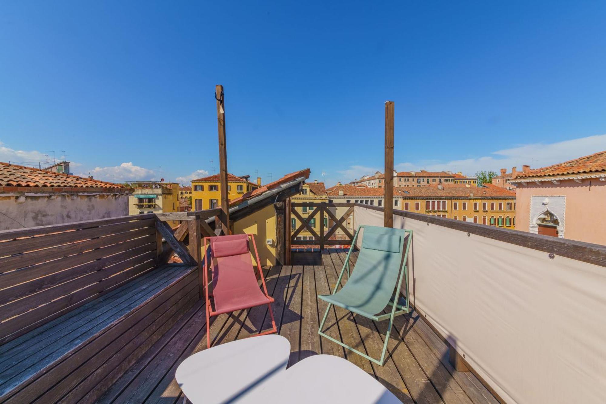 Casa Virginia Direct At The Canal Cannaregio With Own Roof Terrace Lejlighed